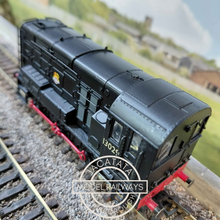 Load image into Gallery viewer, Bachmann - Branchline - 32-110 - Class 08 - Diesel Shunter - Early BR Black - No. 13029 - OO Gauge - Analogue
