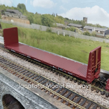 Load image into Gallery viewer, Roundhouse - 60' Bulkhead Flat Cars - 1315 - Southern Pacific - HO Scale