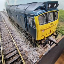 Load image into Gallery viewer, Bachmann Class 25/3 in BR Blue Livery (Digital Sound) - No. 25 095 - OO Gauge