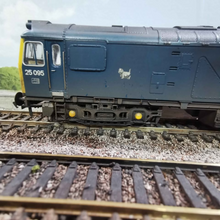 Load image into Gallery viewer, Bachmann Class 25/3 in BR Blue Livery (Digital Sound) - No. 25 095 - OO Gauge