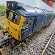 Load image into Gallery viewer, Bachmann Class 25/3 in BR Blue Livery (Digital Sound) - No. 25 095 - OO Gauge