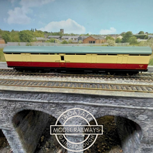 Load image into Gallery viewer, Bachmann - 34-651B - Thompson - BG Coach - Full Brake - BR Crimson & Cream - E162E - OO Gauge