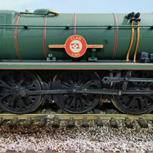 Load image into Gallery viewer, Hornby Class 8P 4-6-2 Merchant Navy Locomotive 'Clan Line' Numbered 35028 - DCC Fitted
