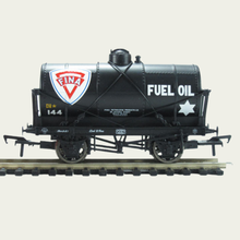 Load image into Gallery viewer, Bachmann Branchline - 37-658B - 14T Tank Wagon with Large Filler - Fina Livery - No.144 - OO Gauge