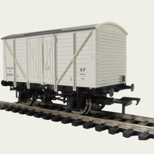 Load image into Gallery viewer, Bachmann Branchline - 38-191B - 10T Insulated Van - BR White Livery - OO Gauge