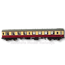 Load image into Gallery viewer, Bachmann - 39-027B - BR1 Mk1 - SK - 2nd Class - Corridor Coach - BR Crimson & Cream - E24813 - OO Gauge