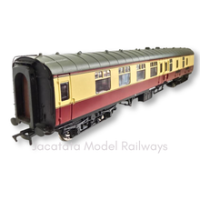 Load image into Gallery viewer, Bachmann - 39-077A - Mk1 BSK - Brake - Standard Corridor Coach - BR Crimson & Cream - E34226 - OO Gauge