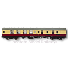 Load image into Gallery viewer, Bachmann - 39-077A - Mk1 BSK - Brake - Standard Corridor Coach - BR Crimson & Cream - E34226 - OO Gauge
