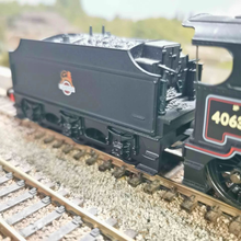 Load image into Gallery viewer, Hornby - Class 2P - 4-4-0 - Locomotive - BR Black with Early Crest - No.40634 - OO Gauge - Analogue