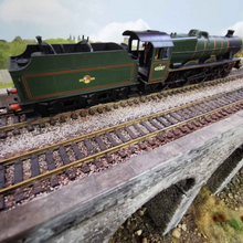 Load image into Gallery viewer, OO Gauge Bachmann Class Jubilee 4-6-0 Locomotive 'Baroda' - Numbered 45587 - Analogue