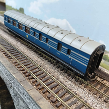 Load image into Gallery viewer, R4218 Hornby LMS Coronation Scot Brake 1st Class Coach - 5052 - LMS Garter Blue - OO Gauge