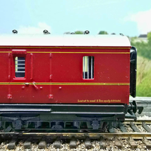 Load image into Gallery viewer, Pair Of Mainline - 50' Parcels Vans - BG - LMS Maroon Livery - OO Gauge
