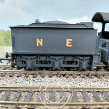 Load image into Gallery viewer, Hornby R150B- Class B12 4-6-0 - Locomotive - NE Black Livery - 7476 - OO Gauge - Analogue