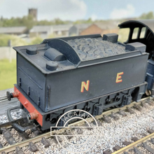 Load image into Gallery viewer, Hornby R150B- Class B12 4-6-0 - Locomotive - NE Black Livery - 7476 - OO Gauge - Analogue