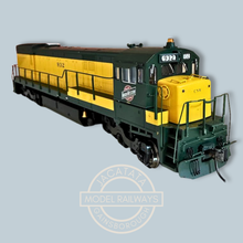 Load image into Gallery viewer, Atlas - Master - GE - U30C - Phase 2 - Diesel Locomotive - Chicago & North Western - Green and Yellow Livery - No. 932 - Sound Fitted - HO Gauge - 1:87 Scale