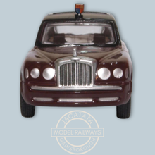 Load image into Gallery viewer, Oxford Diecast - Bentley State Limousine HM The Queen - 76BSL001 - 1:76 Scale Model