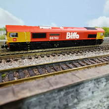 Load image into Gallery viewer, Dapol N Gauge Class 66 GBRf 'The Flying Dustman' Locomotive in Biffa Livery