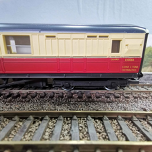 Load image into Gallery viewer, Pair Of OO Gauge Hornby Gresley Coaches - Blood & Custard Livery - Buy one or buy the pair