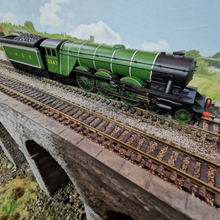 Load image into Gallery viewer, Hornby Class A1 4-6-2 Locomotive - Doncaster - O0 Gauge - Analogue