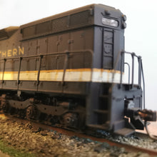 Load image into Gallery viewer, EMD SD-9 Burlington Northern Locomotive #6381 Southern - HO Scale - ATHEARN