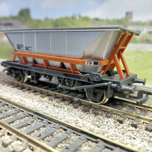 Load image into Gallery viewer, Hornby Railways - MGR Hopper Wagons - HAA - OO Gauge