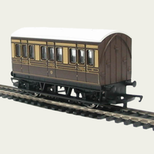 Load image into Gallery viewer, Hornby - R446 - GWR - 4 Wheel Coach - No.12 - OO Gauge