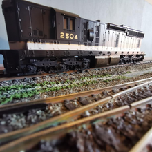 Load image into Gallery viewer, SOUTHERN RAILWAY SD24 LOCOMOTIVE #2504 - 1/87 HO Scale - CON-COR