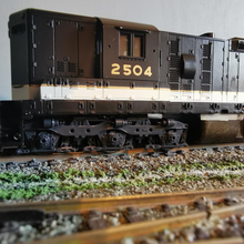 Load image into Gallery viewer, SOUTHERN RAILWAY SD24 LOCOMOTIVE #2504 - 1/87 HO Scale - CON-COR