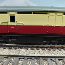 Load image into Gallery viewer, Bachmann - Thompson BG Coach - Full Brake - BR Crimson & Cream - OO Gauge