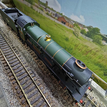 Load image into Gallery viewer, Hornby 4-6-0 Locomotive - County Class - BR Green - No. 1027 - 00 Gauge - Analogue
