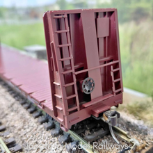 Load image into Gallery viewer, Roundhouse -  60' Bulkhead Flat Cars - 1315 - Southern Pacific - HO Scale
