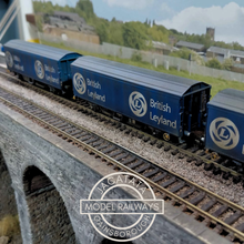Load image into Gallery viewer, Hornby Espana - Electrotren - 1643K - Box Wagon - Hfis Type - British Leyland - Weathered - HO Gauge (1:87 Scale)
