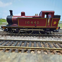 Load image into Gallery viewer, Hornby Railways - R.301 - Class 3F - LMS 0-6-0T Locomotive - No.16440 - OO Gauge - Analogue
