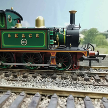 Load image into Gallery viewer, Hatton's - SECR P Class 0-6-0T Locomotive - No. 178 - In SE&amp;CR Full Lined Green (With Brass) - DCC Ready - 00 Gauge
