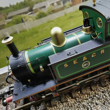 Load image into Gallery viewer, Hatton's - SECR P Class 0-6-0T Locomotive - No. 178 - In SE&amp;CR Full Lined Green (With Brass) - DCC Ready - 00 Gauge
