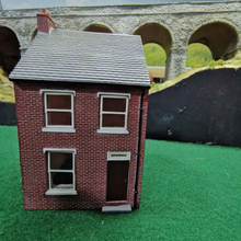 Load image into Gallery viewer, Hornby Hobbies - 2007 - Red Bricked House - OO Gauge
