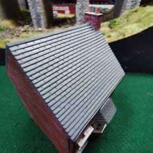 Load image into Gallery viewer, Hornby Hobbies - 2007 - Red Bricked House - OO Gauge
