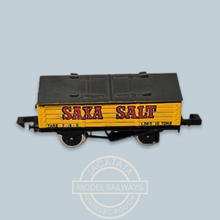 Load image into Gallery viewer, Grahan Farish - 2912 - Salt Wagon - Saxa - N Gauge

