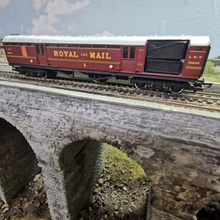 Load image into Gallery viewer, OO Gauge Hornby LMS Royal Mail Coach No. 30249
