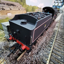 Load image into Gallery viewer, Hornby Schools Class 8P Locomotive - Cheltenham - in BR Black - No. 30925 - OO Gauge - Analogue
