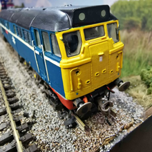 Load image into Gallery viewer, Hornby Locomotive - BR Blue/White Stripe - Class 31 - Cricklewood - No. 31309 - OO Gauge - DCC Fitted
