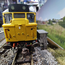 Load image into Gallery viewer, Hornby Locomotive - BR Blue/White Stripe - Class 31 - Cricklewood - No. 31309 - OO Gauge - DCC Fitted
