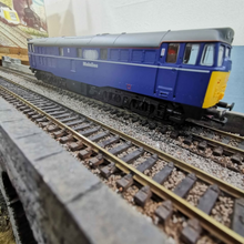 Load image into Gallery viewer, Lima Class 31 Diesel in Mainline Livery - OO Gauge - Analogue
