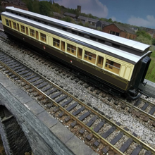 Load image into Gallery viewer, Hornby - GWR - 3rd Class - Clerestory Corridor Coach - No. 3162 - OO Gauge
