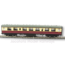 Load image into Gallery viewer, Bachmann - Unopened- 34-379 - Thompson 63' - SK Standard Corridor - 2nd Coach - BR Crimson &amp; Cream - E1011E - OO Gauge
