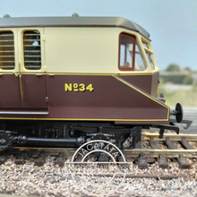 Load image into Gallery viewer, Hornby - R30384 - Railroad Plus - Enhanced Livery - GWR - Bo-Bo - No.34 - Express Parcels Railcar - Diesel Locomotive - OO Gauge - DCC Ready
