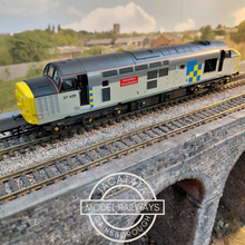 Load image into Gallery viewer, ViTrains Models - Class 37 - Locomotive - Eisteddfod Genedlaethol - Railfreight Construction Livery - No. 37429 - OO Gauge - DCC Ready
