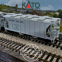 Load image into Gallery viewer, Kato - 38-0102 - Built and Completed - Rake of 3 - A.C.F - 70 Ton Covered Hoppers - Union Pacific - No's. 101, 385 &amp; 419 - HO Gauge
