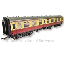 Load image into Gallery viewer, Bachmann - 39-127B - Mk1 - CK - Composite Corridor Coach - BR Crimson &amp; Cream - E15055 - OO Gauge
