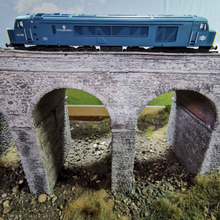 Load image into Gallery viewer, Mainline Class 45 (Peak) Locomotive - The Manchester Regiment - BR Blue - No. 45039 - 00 Gauge - Analogue
